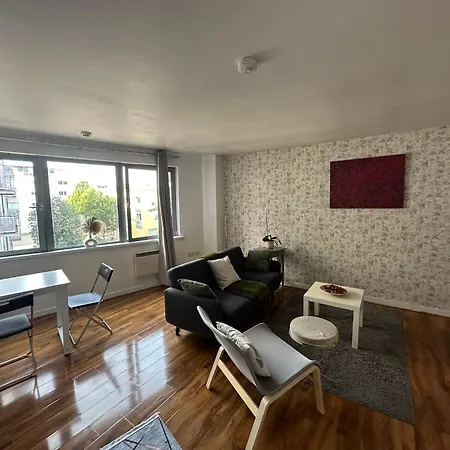 !! Londons Gem Condos ! With Concierge Free Parking ! Gym N Heated Pool ! Restaurants ! Shops ! Great Value ! Weekend Deals Inclusive !!
